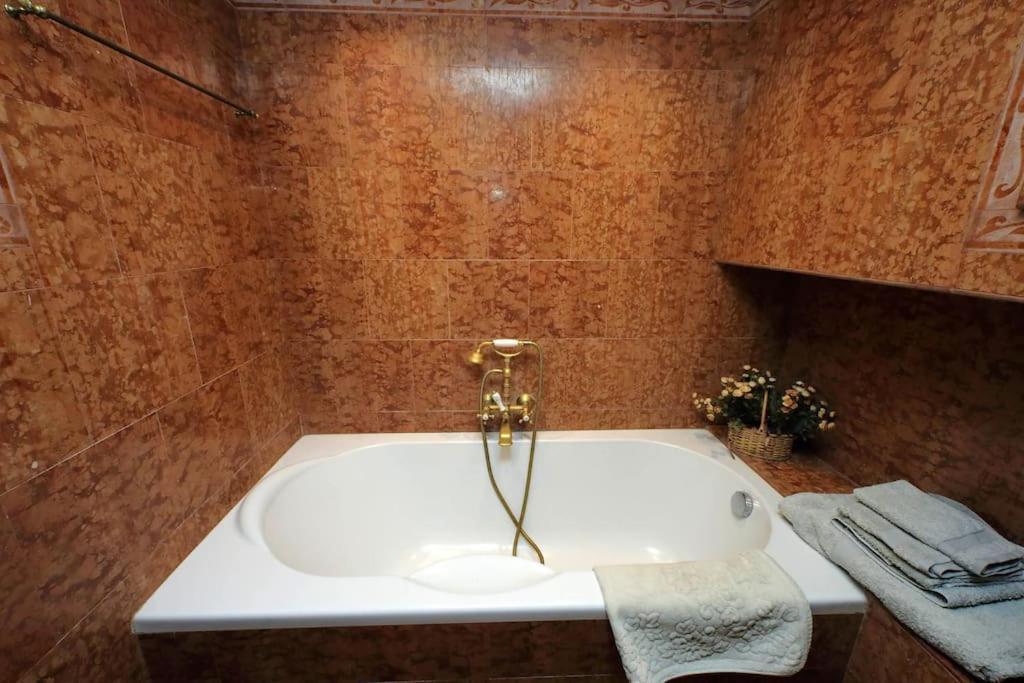 3V Luxury Apartment By Hili Roma Dış mekan fotoğraf